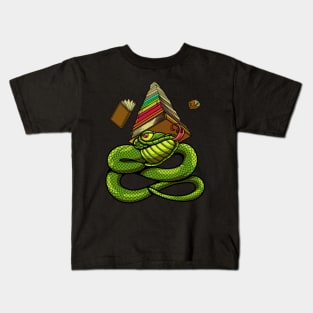 Cartoon snake with pile of books - bookworm Kids T-Shirt